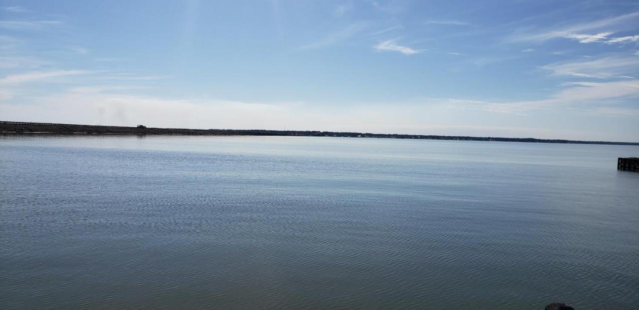 Tesla'S Lake Escape Onalaska Kültér fotó